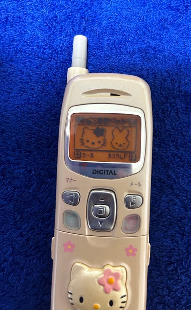 セルラーD202Kハローキティモックアップ 展示用模型ガラケー