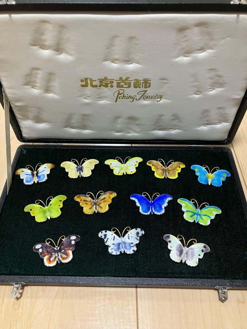 蝶のブローチセット 七宝焼？ アンティーク