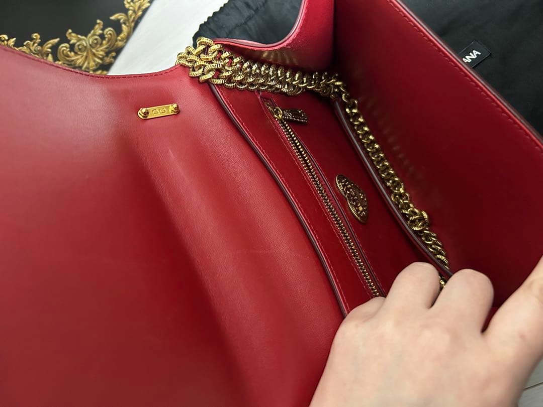 ドルチェ＆ガッバーナ 赤 キルティング ショルダーバッグ