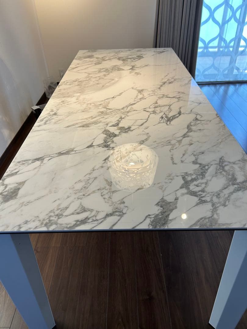 カリガリス　デルタ　伸縮式ダイニングテーブル