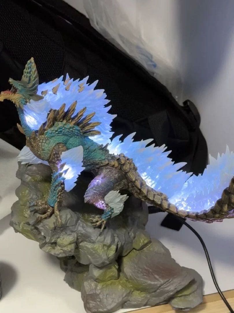 モンスターハンター ジンオウガ フィギュア LED付き