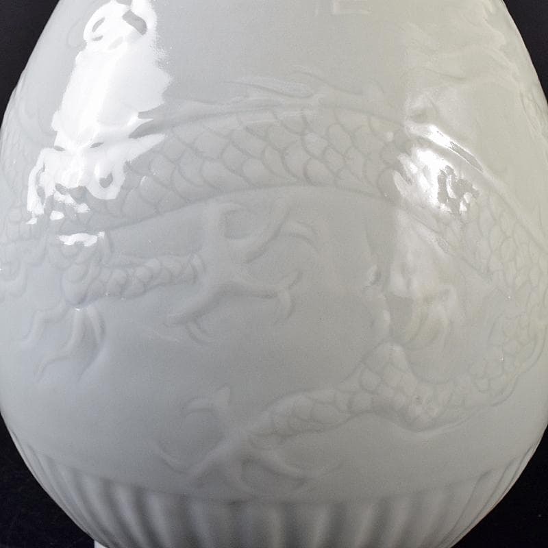 中国 影青 青白磁 陽刻 雲龍文 蒜口瓶 高さ約31㎝ M R7918B - メルカリ