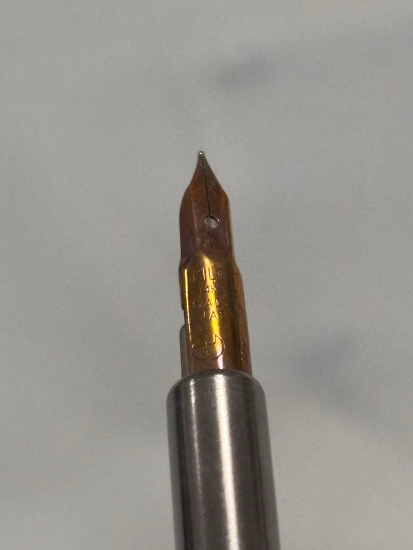 <希少> '70s新品PILOT ノック式万年筆　14K-585キャップレス 希少> '70s新品PILOT ノック式万年筆 14K-585キャップレス - メルカリ