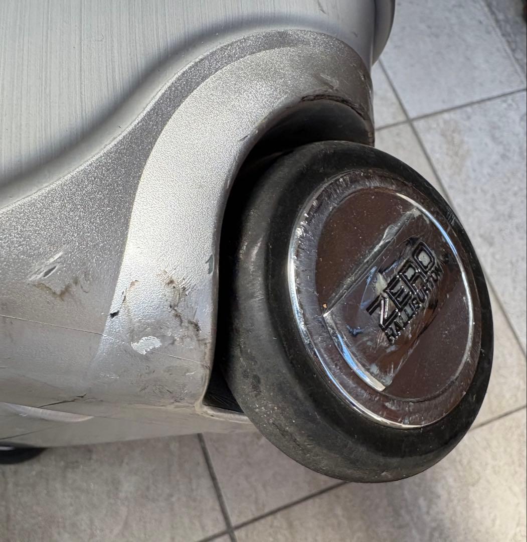 《希少》ZERO HALLIBURTON シルバー キャリーケース