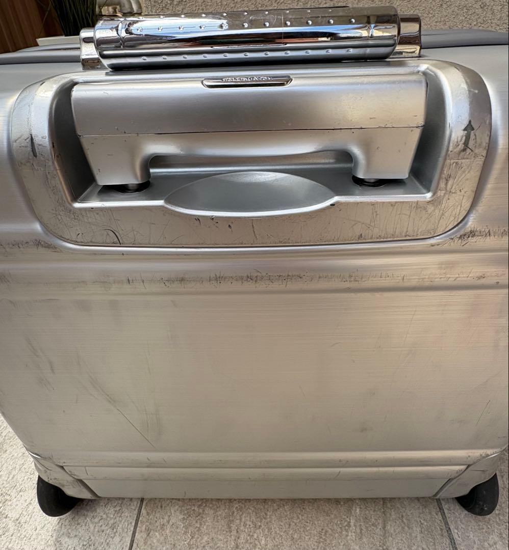 《希少》ZERO HALLIBURTON シルバー キャリーケース