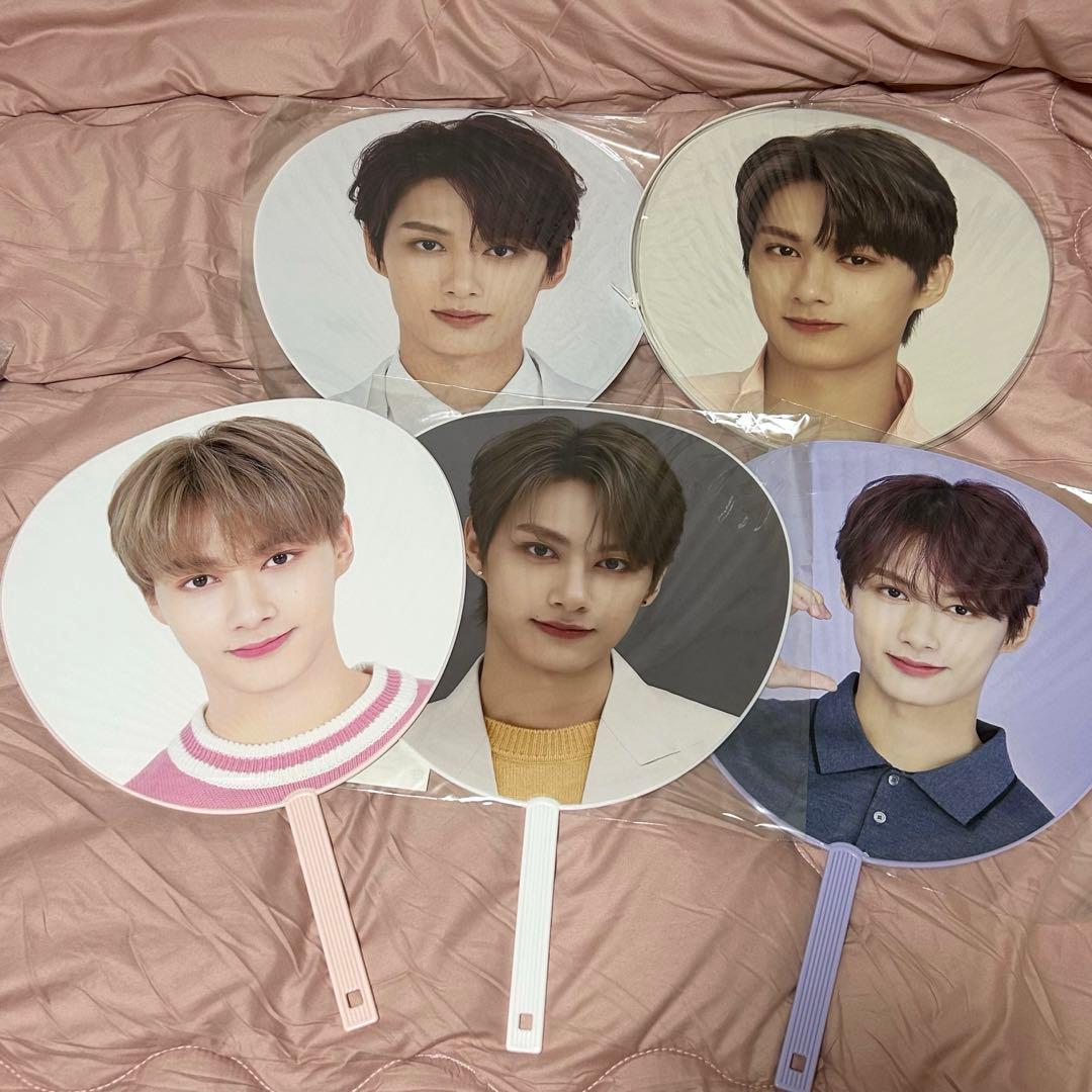 値下げ〇】SEVENTEEN ジュン うちわセット まとめ売り - メルカリ