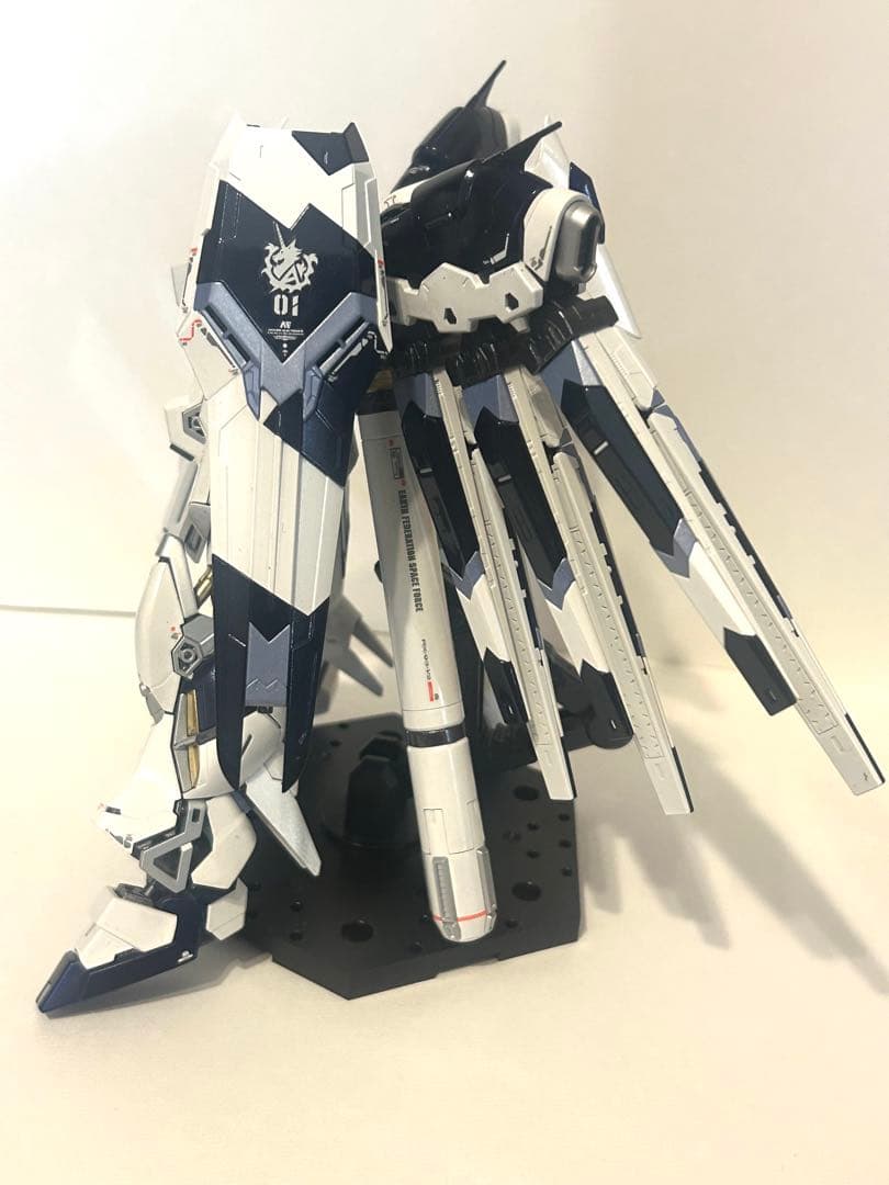 RG Hi-νガンダム　完成品　全塗装