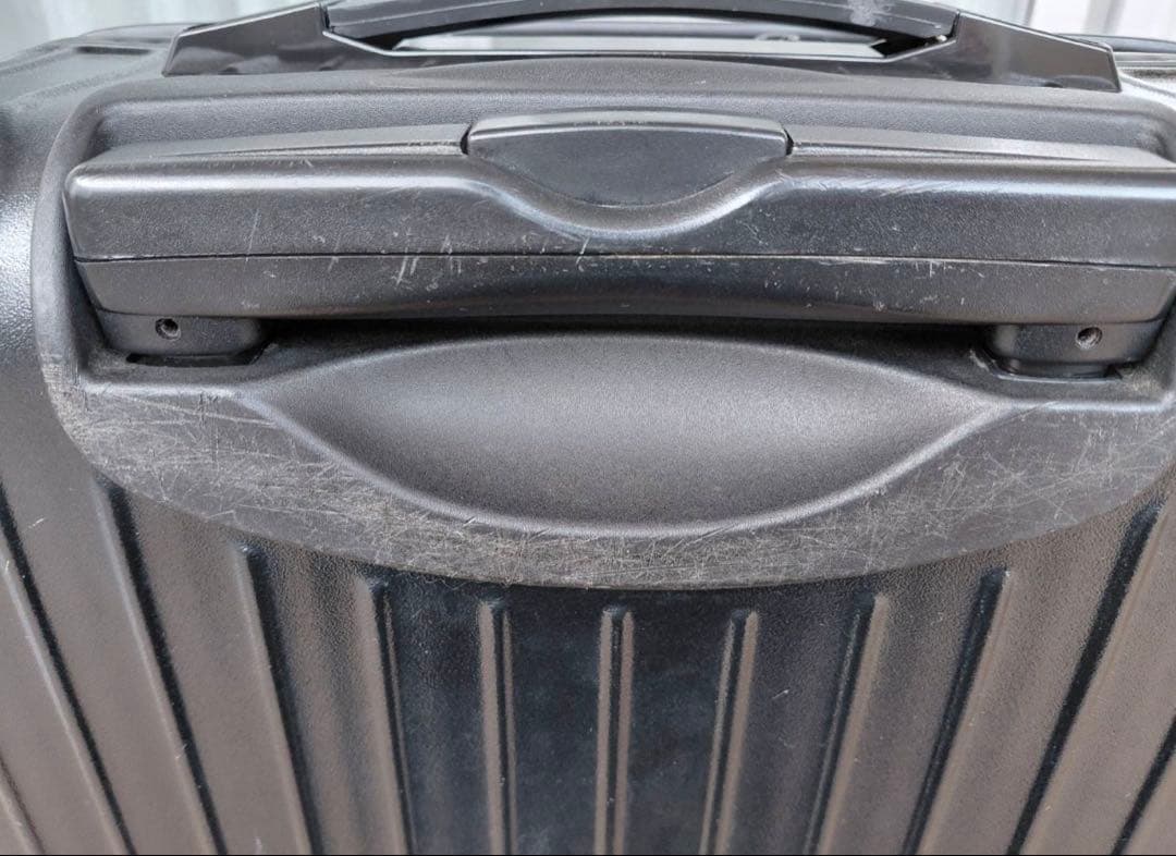 RIMOWA ブラックキャリーケース 中型 RIMOWA ブラック キャリーケース