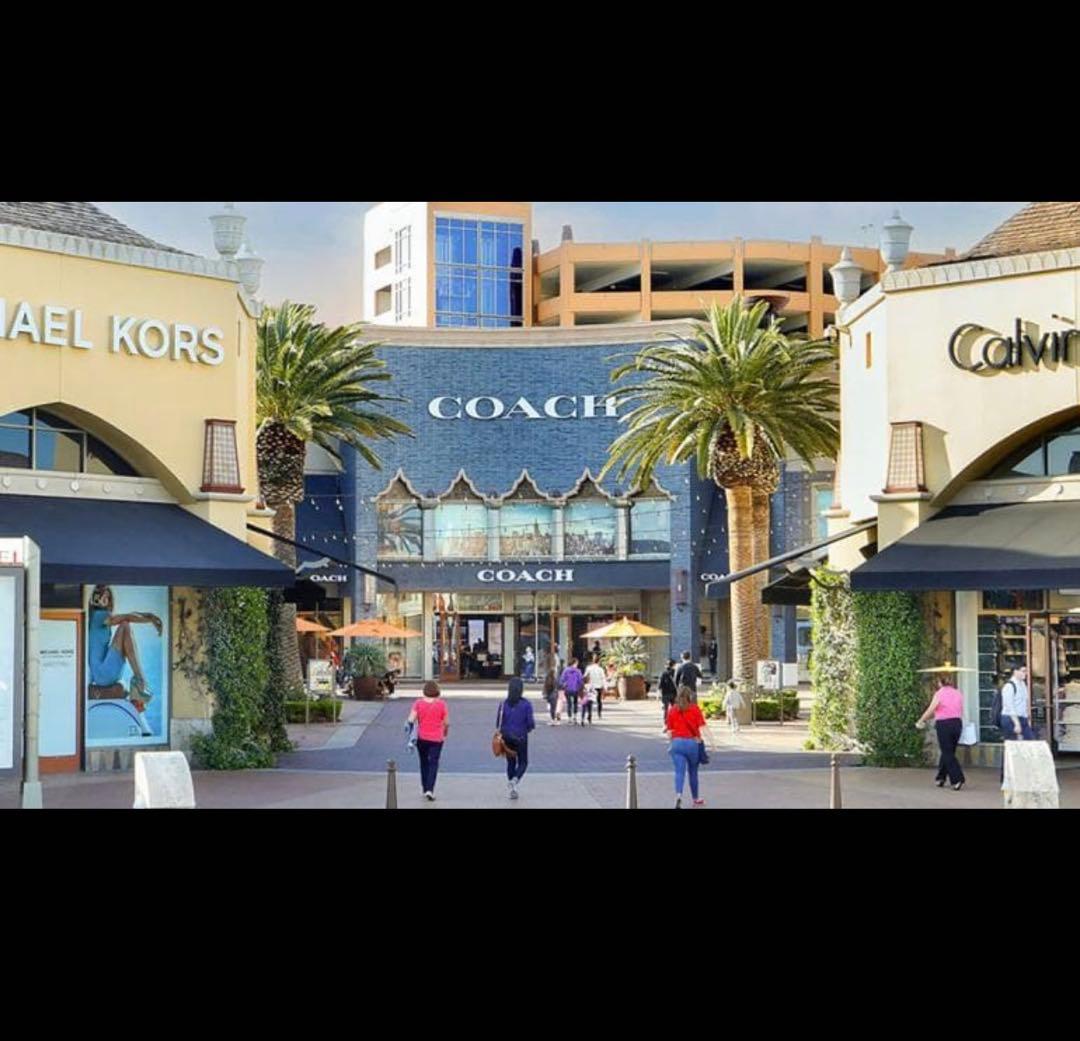 shino　コーチcoach高級スムースレザー、タビー二つ折り財布