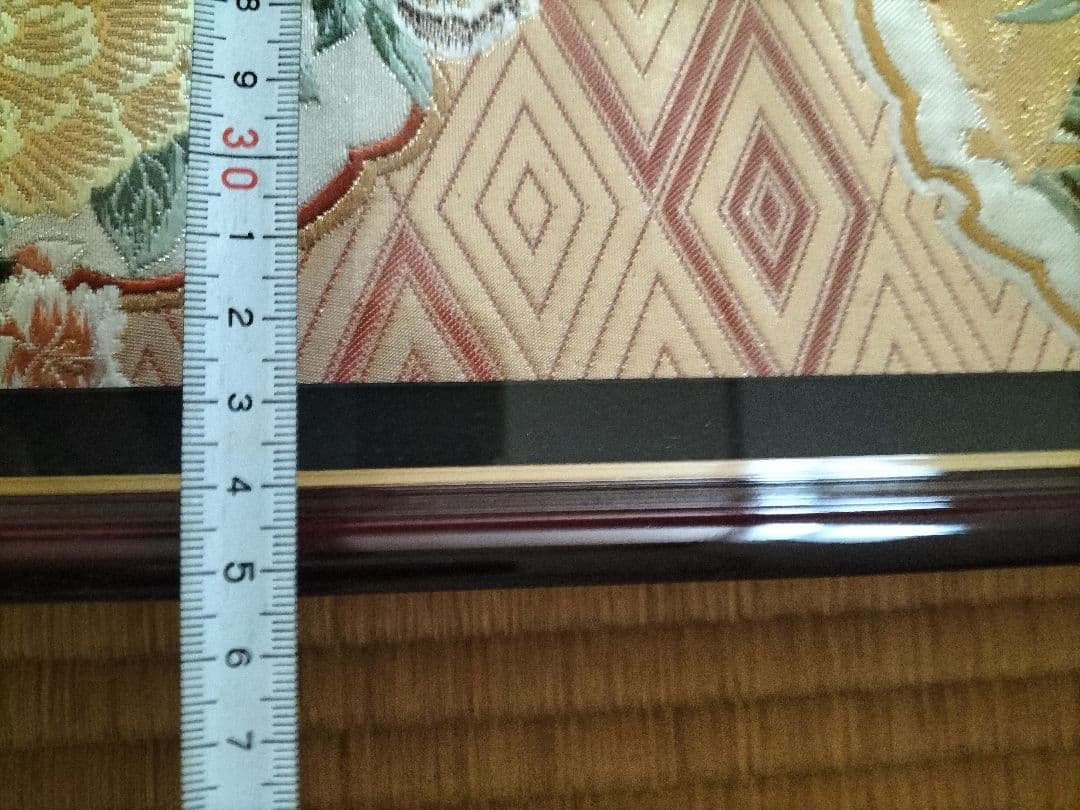 高級額 着物のようなのが中に入ったような額です。商品