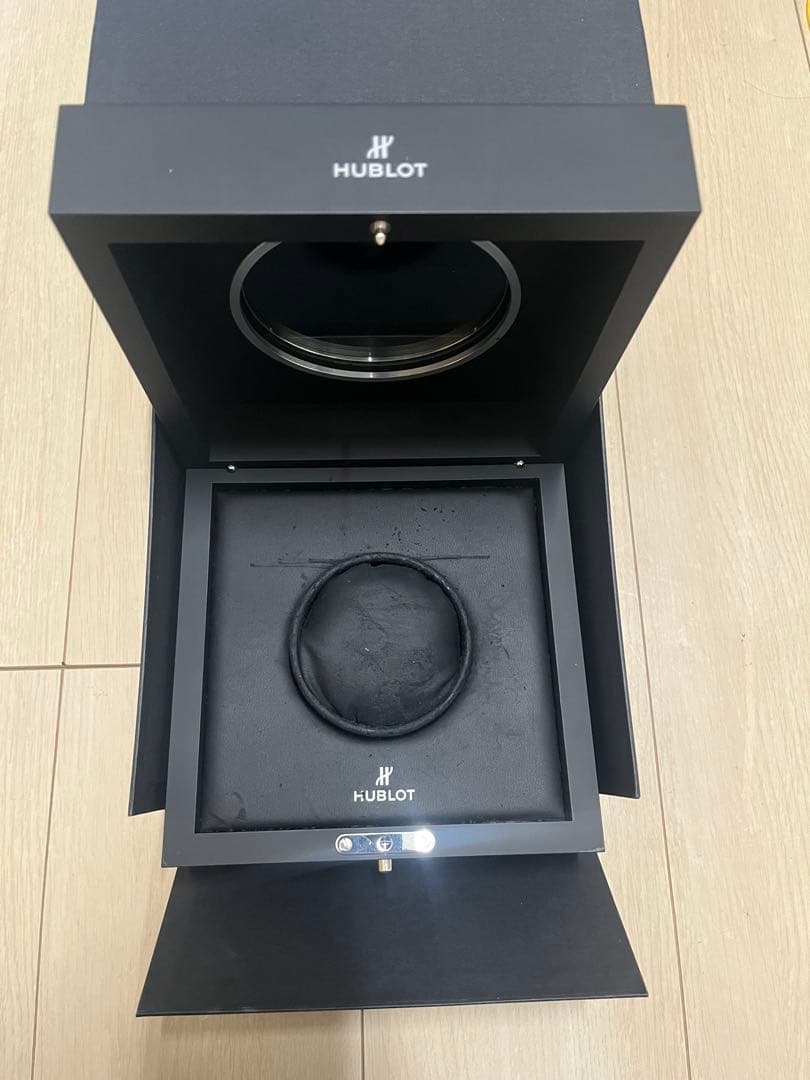 本日限定価格　HUBLOT ウブロ クラシックフュージョン