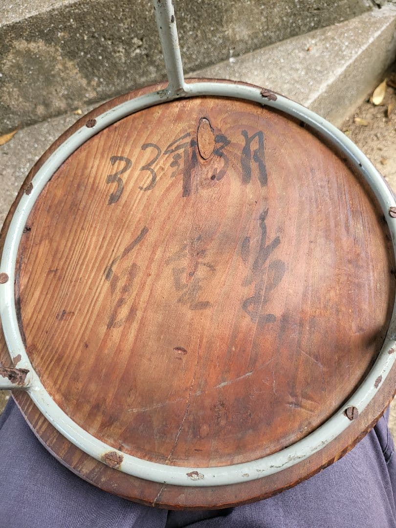 鉄脚 スツール　丸椅子　3本脚　ヴィンテージ　アンティーク