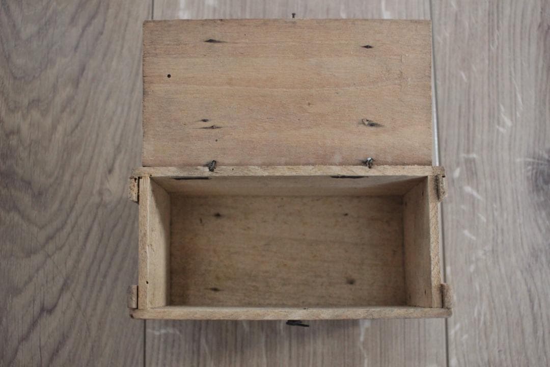 ショコラティエ『ショコラムニエ』の小さな木箱/ドール・アン