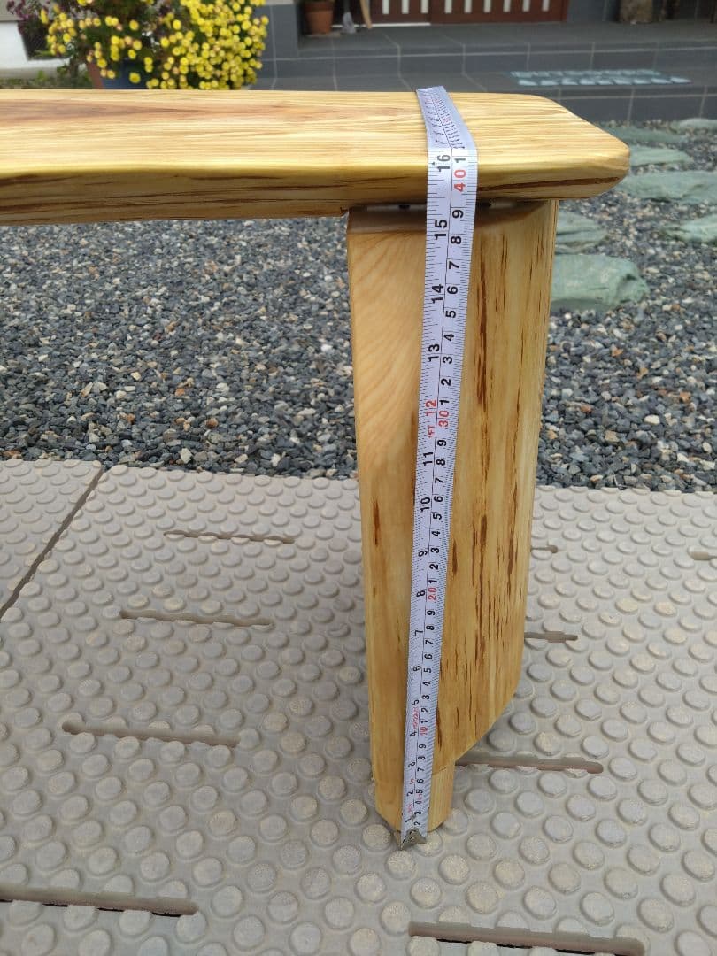 杉板と檜のベンチ84 天板は肌に優しい杉 節無し