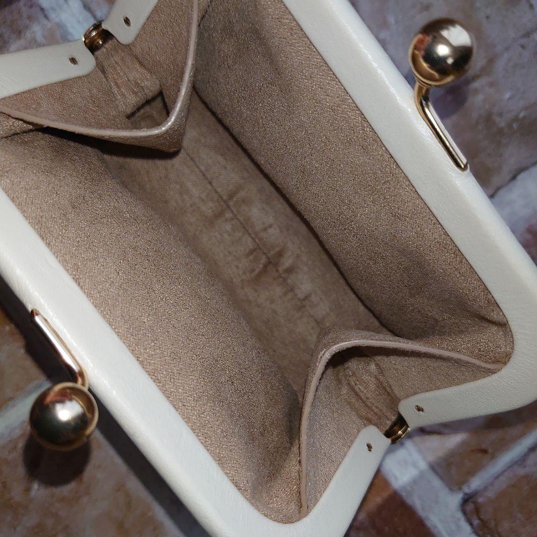 美品　COACHコーチ 財布 がま口 ノラキスロックケース 白