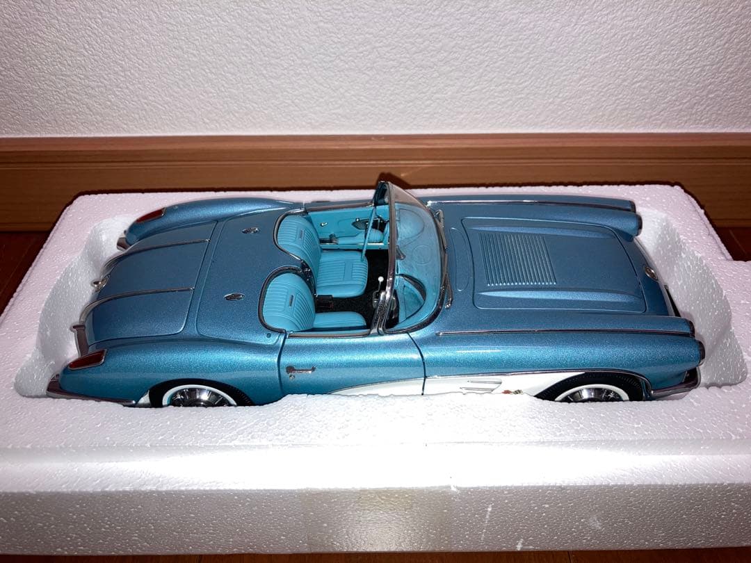 AUTOart Corvette C1 1:18 オープンカー ブルーメタリック