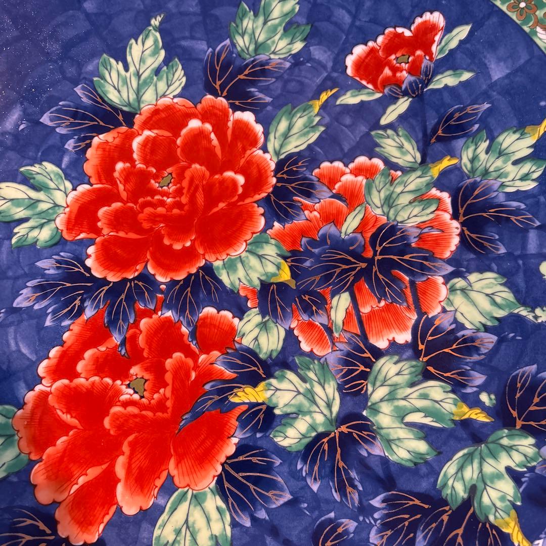青い背景の牡丹花陶器皿 青い背景の牡丹花陶器皿 牡丹 5.0皿（紅・藍