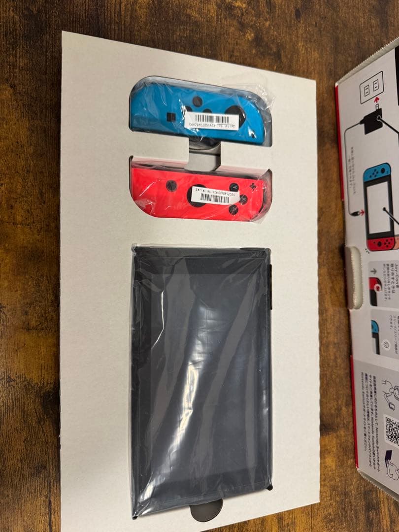 中古Nintendo Switch 本体箱付きSDカード