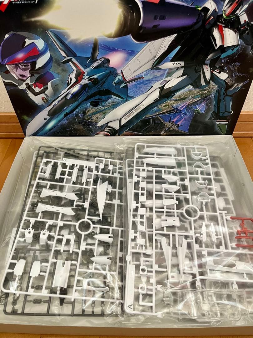 【未組立】バンダイ 1/72 VFー25メサイアバルキリー プラモデル6種セット