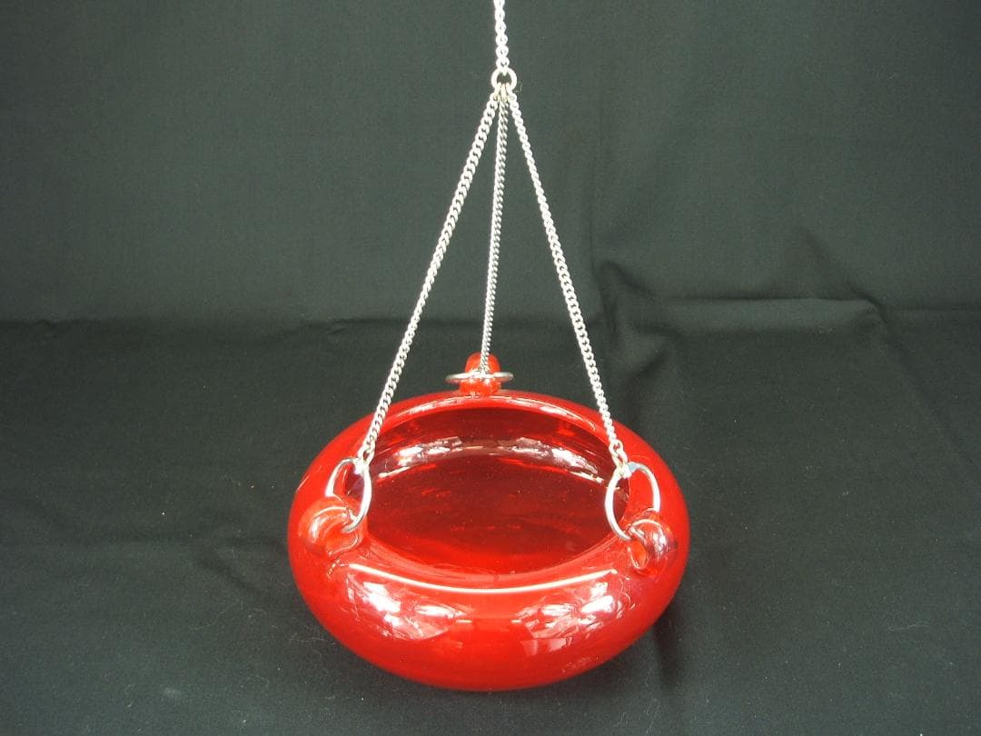 昭和中期物の美しい赤ガラスの吊るし円形花器 テーブルアクア USED品
