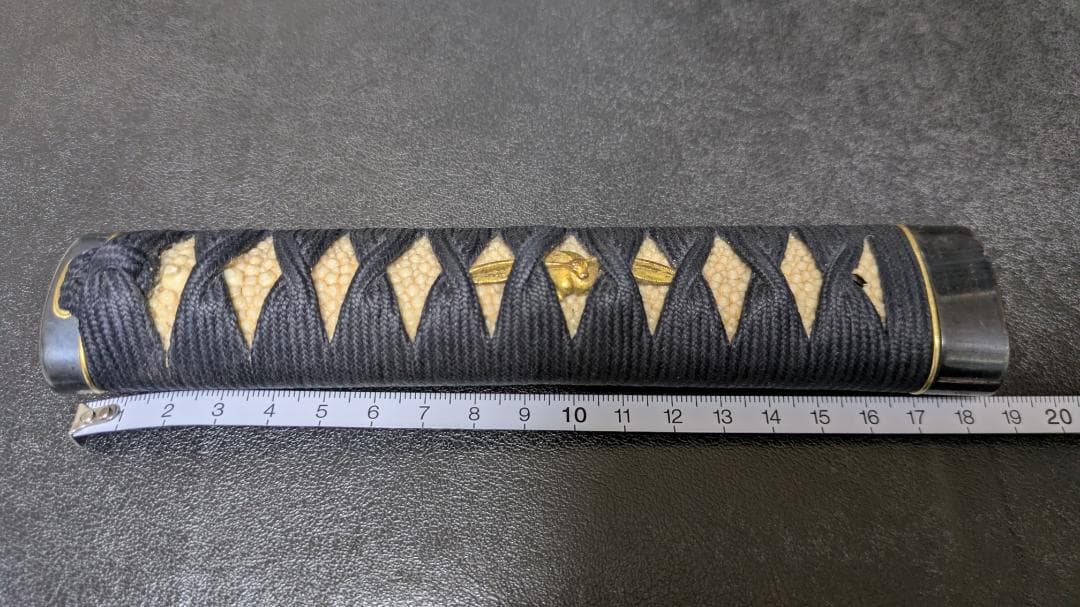 ス*ン様 日本刀、居合刀、脇差、拵え 江戸兎 ウサギ 目貫 の正絹黒色 柄前長１