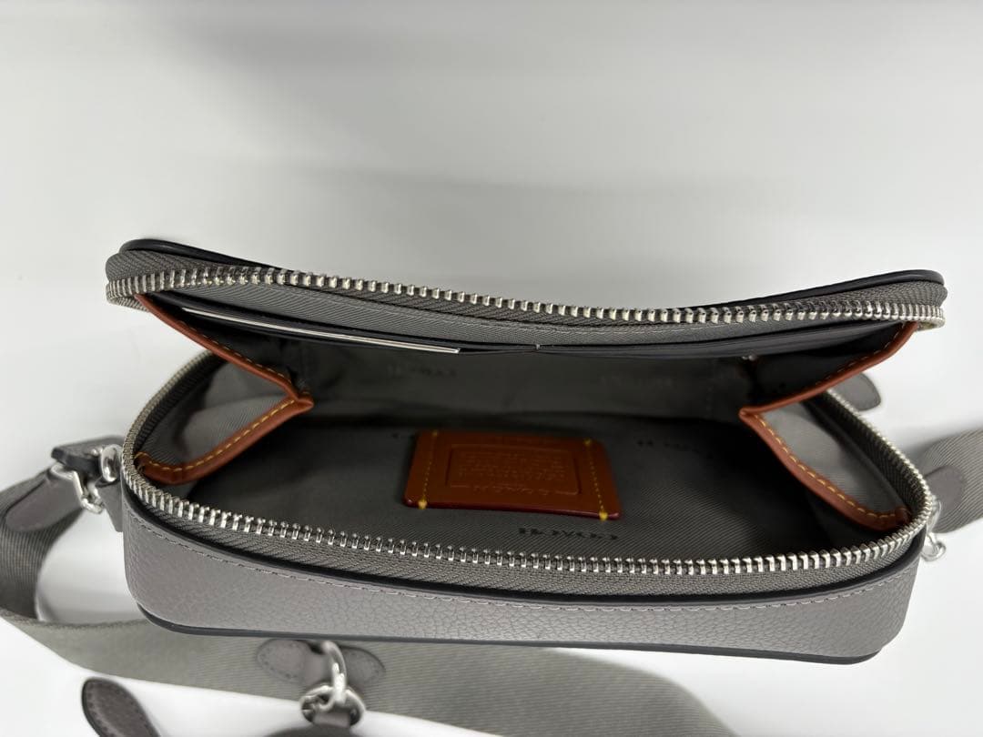 貞子 コーチ チャーター スリム クロスボディ ショルダーバッグ