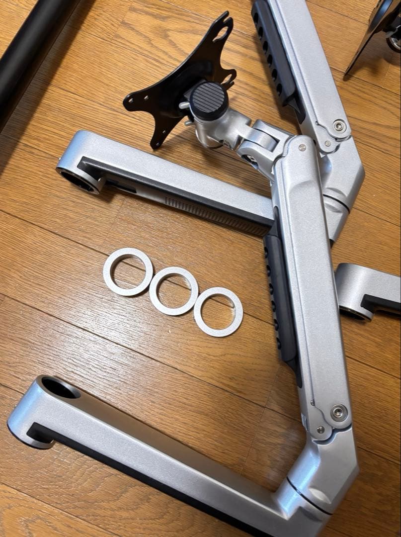 Ergounion(エルゴニオン) E666 トリプルモニターアームの通販はau PAY