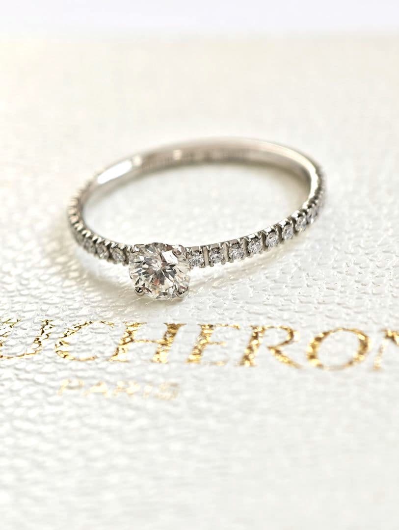 ブシュロン ミニ ビーラブド ソリテール ダイヤ リング サイズ刻印50