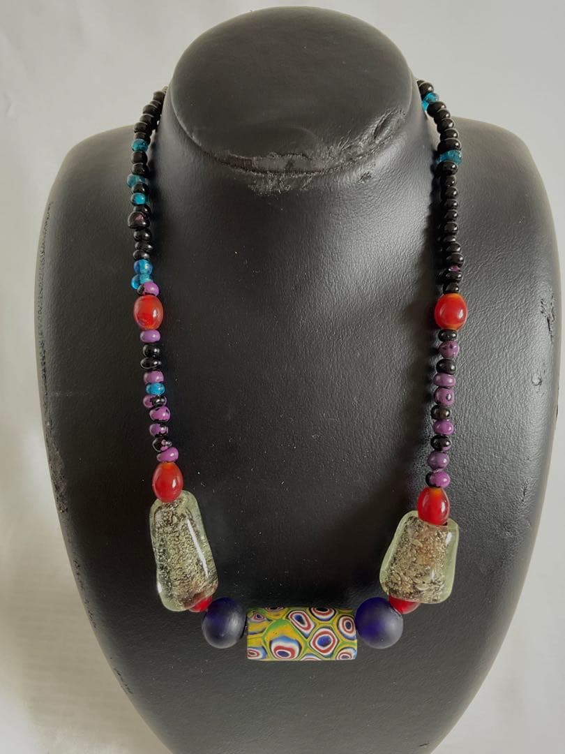 エスニックジュエリー！「古代ガラスと赤メノウとジャワ手作りビーズ」ネックレス エスニックジュエリー！「古代ガラスと赤メノウとジャワ手作りビーズ
