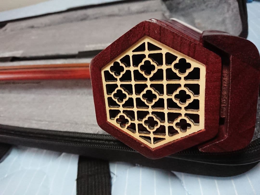 二胡  (紅木）弦 弓 ケース付き