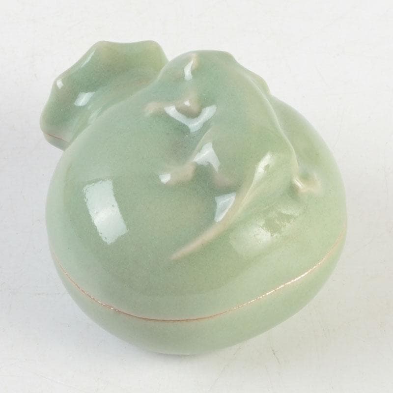 茶道具　真清水蔵六造　青磁　袋鼠香合　共布共箱　V　9725