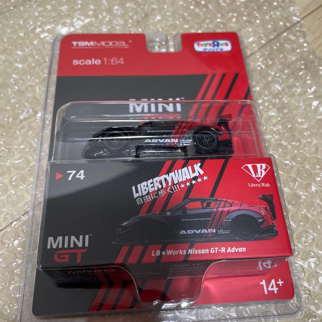MINI GT★トイザらス限定　LBWKリバティウォーク ADVAN GT-R★