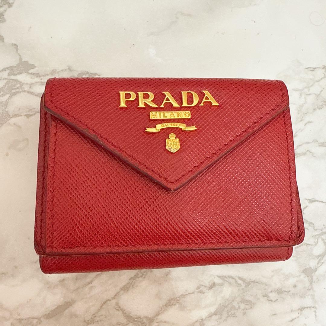 PRADA レッド 三つ折り財布