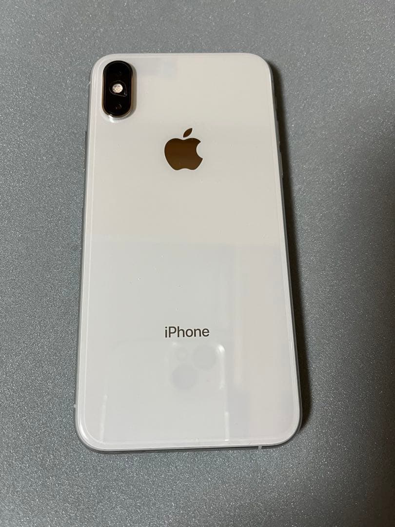 Apple iPhone Xs 256gb シルバー 本体 - メルカリ