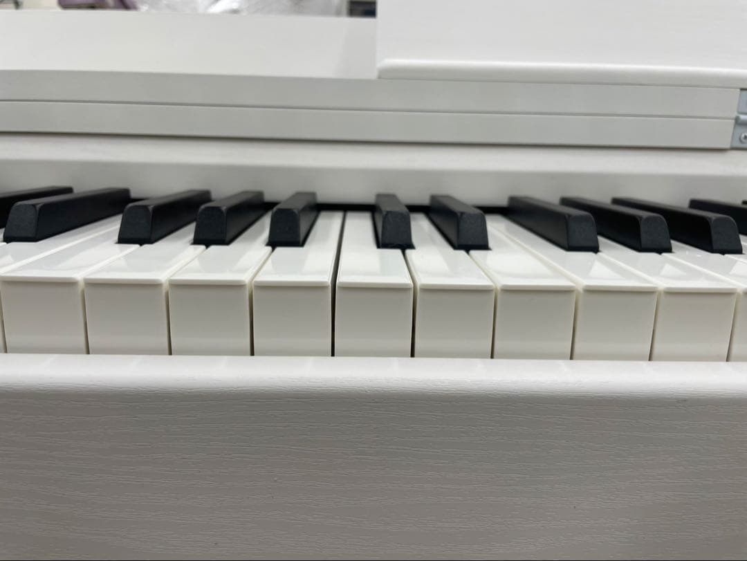 電子ピアノ88鍵盤 ハンマーアクション鍵盤 3本ペダル 訳あり ホワイト