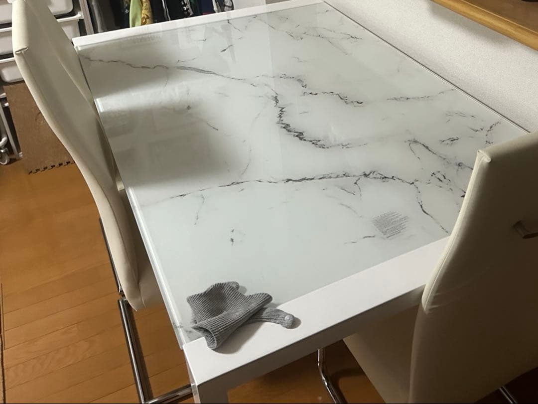 ニトリ　大理石調テーブル&チェアセット