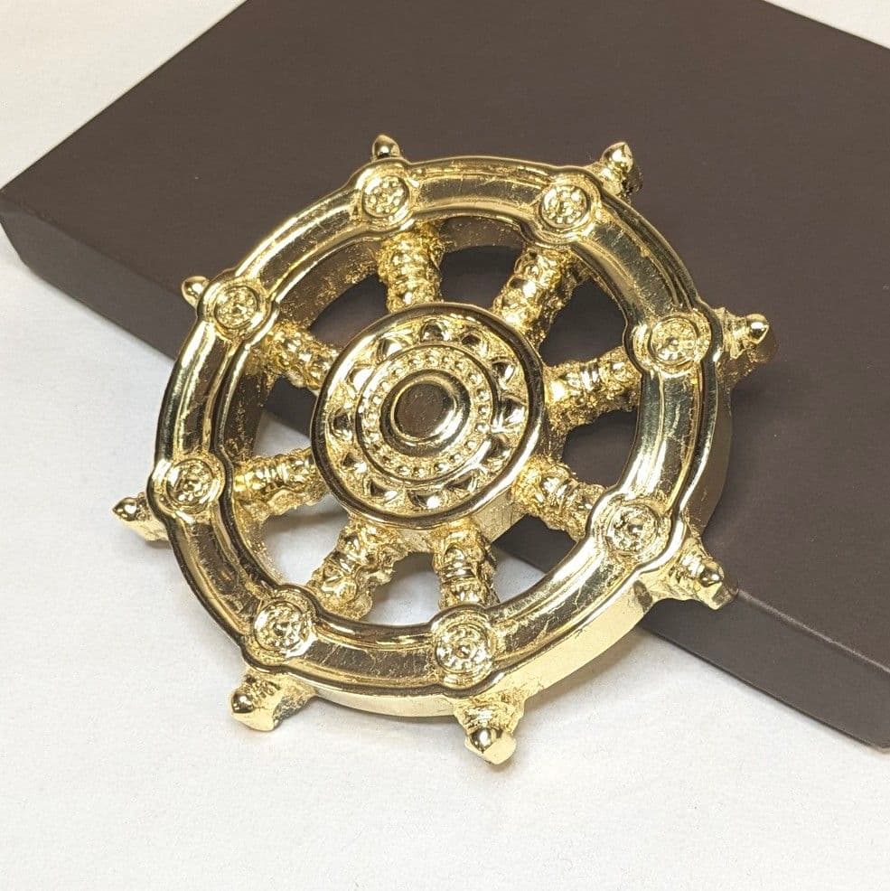 【セール・新品】 輪宝　木製　約12.4cm　4寸　金箔　宗派紋　定紋　法輪 フォロー割・新品】 輪宝 木製 約12.4cm 4寸 金箔 宗派紋 定紋 法輪