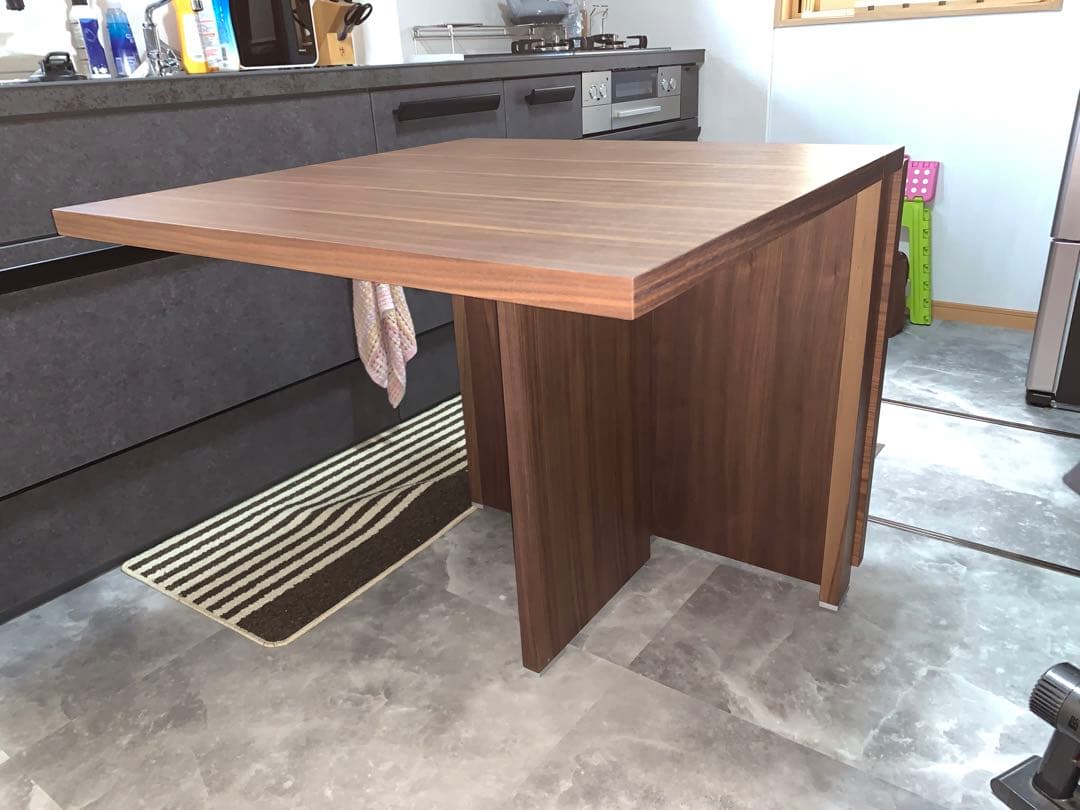 折りたたみダイニングテーブル　リビングハウス