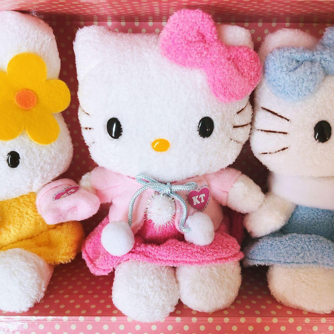 希少レア　ハローキティ　ウィンタードール　着せかえ人形　2005 サンリオ