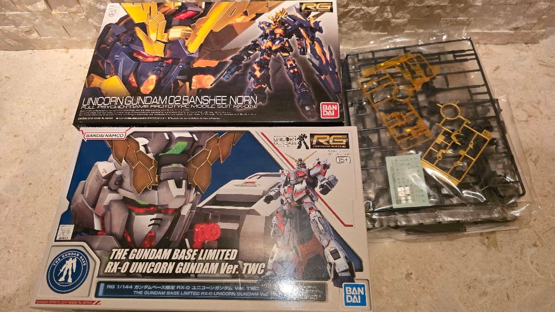 RG 1/144 ユニコーンガンダム（TWC ）＆バンシィ・ノルン+A.A Amazon | BANDAI SPIRITS(バンダイ スピリッツ) RG 機動戦士ガンダムUC