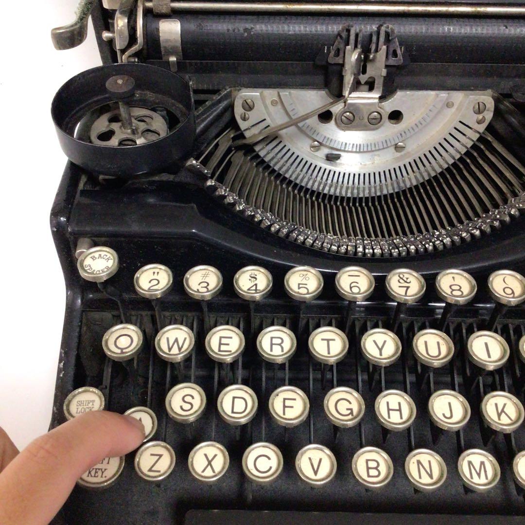 UNDERWOOD ポータブルタイプライター レトロ ビンテージ アメリカ製