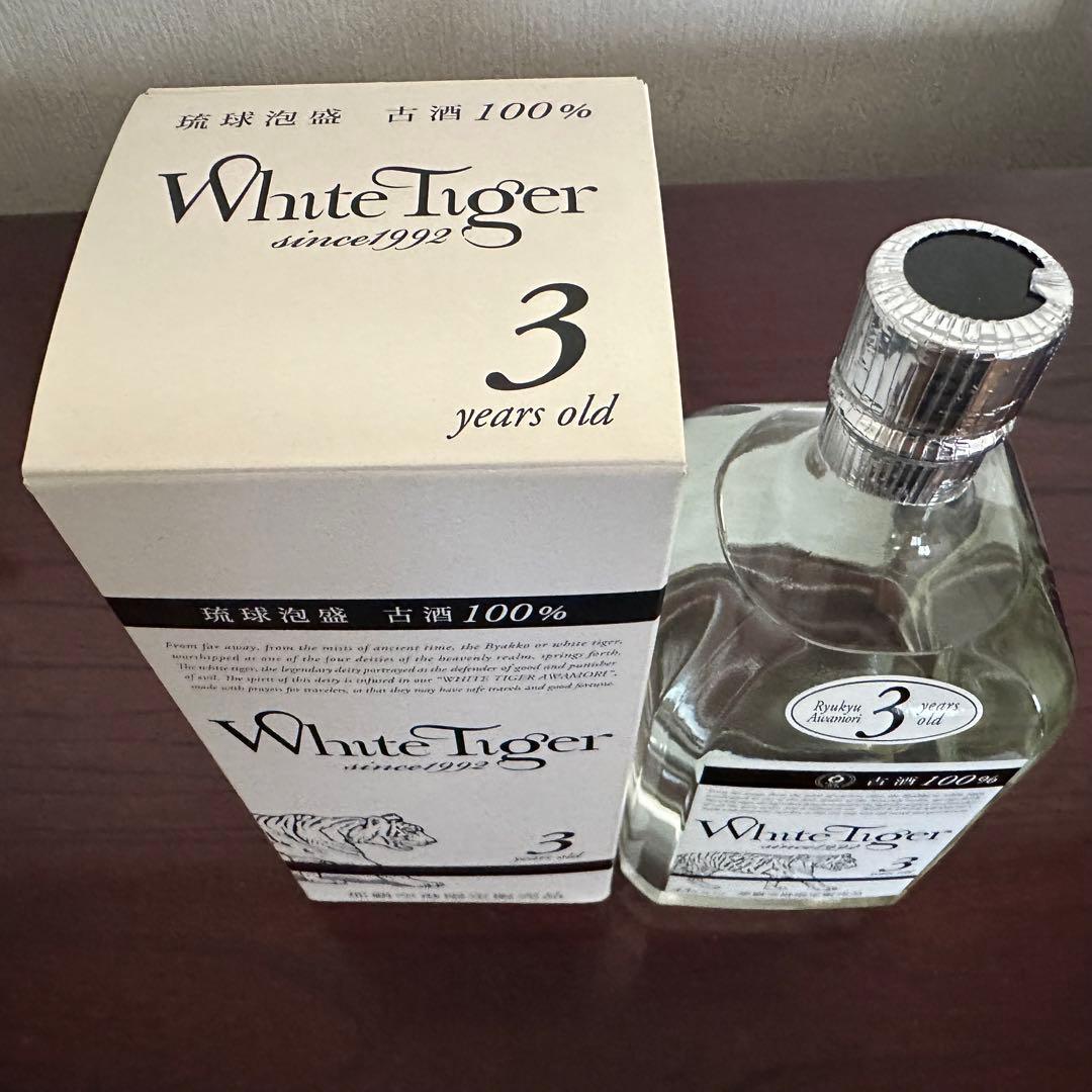 泡盛 ホワイトタイガー 古酒3年 琉球泡盛 1本 720ml 那覇空港限定