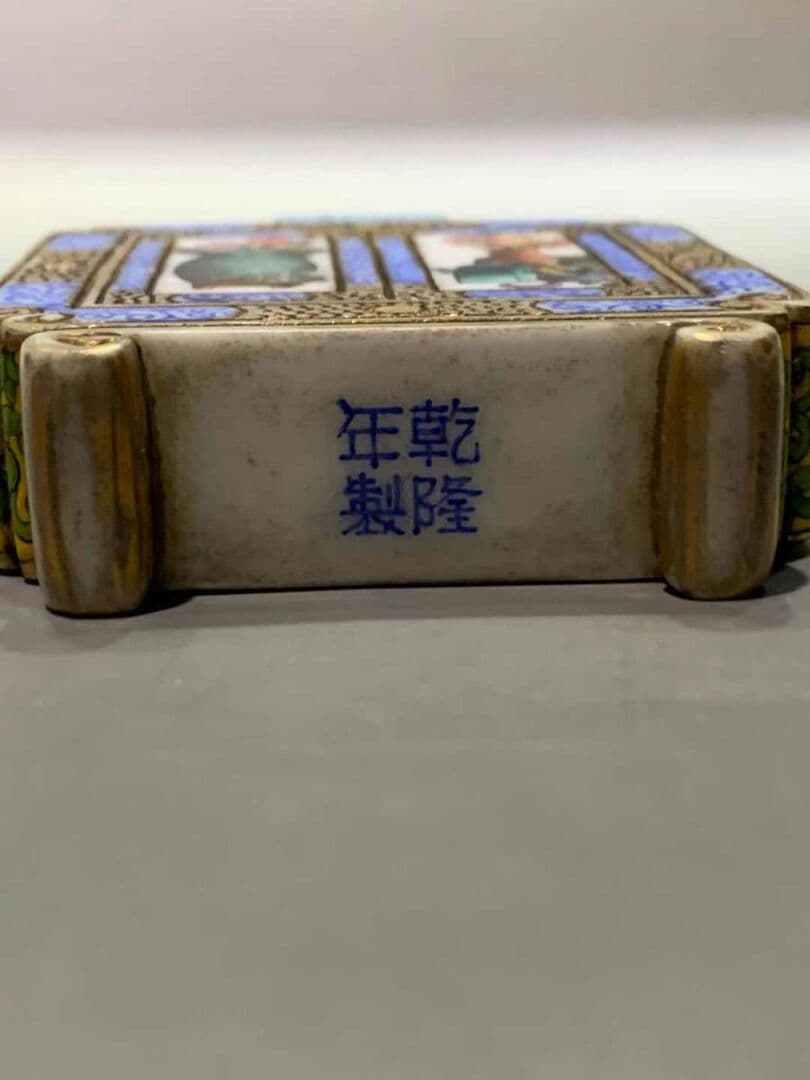 中国料器 清時代 大清乾隆年製 鼻烟壺 大清乾隆年