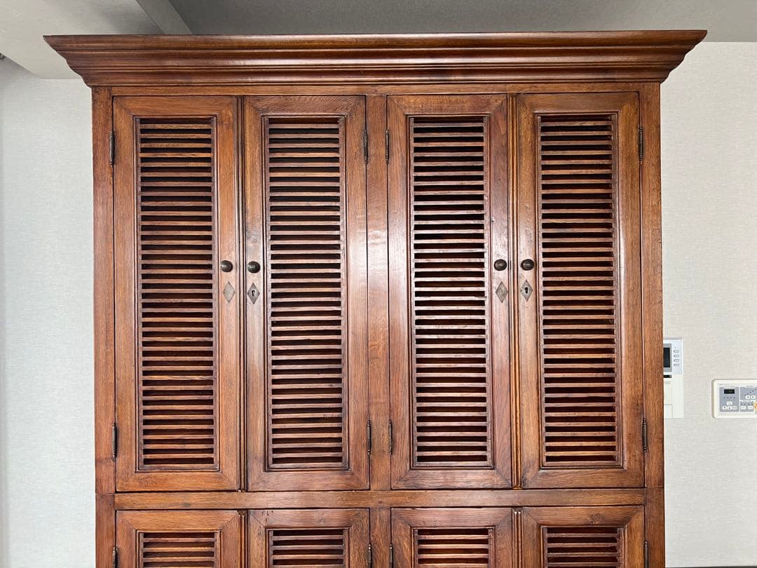 送料込 フラマン (FLAMANT)のキャビネット 上下分解可能