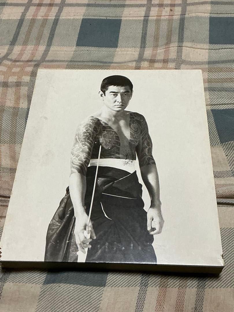 高倉健／唐獅子牡丹 卓上 木製パネル【角に傷が付いております。】