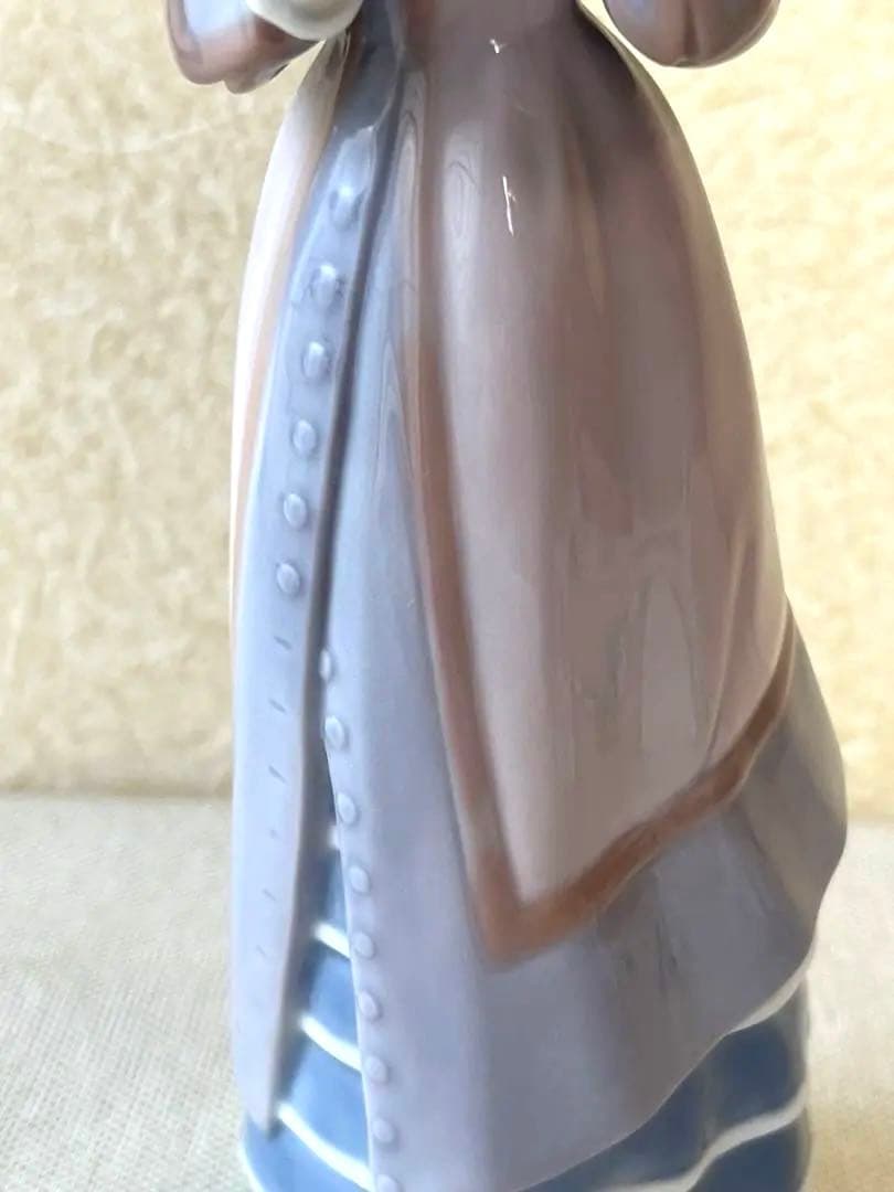 美品・希少】Lladroリヤドロ フィギュリン 傘を持つ貴婦人