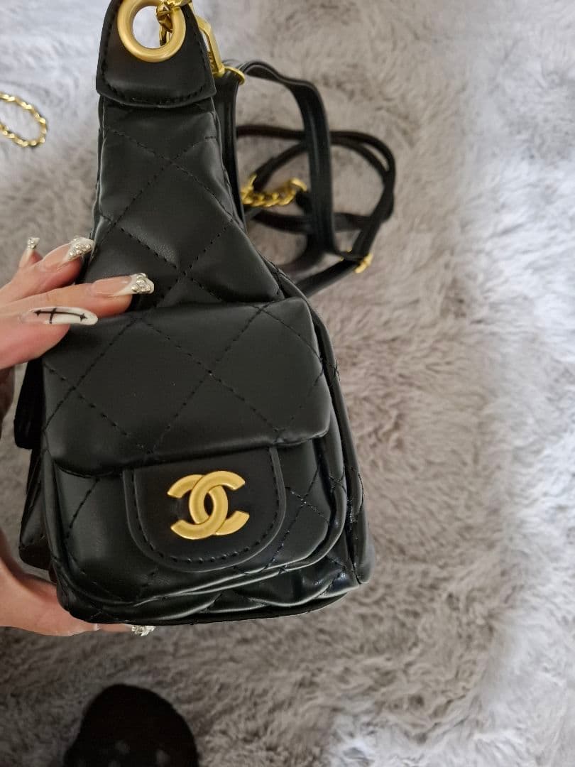 CHANEL 黒 レザー ショルダーバッグ