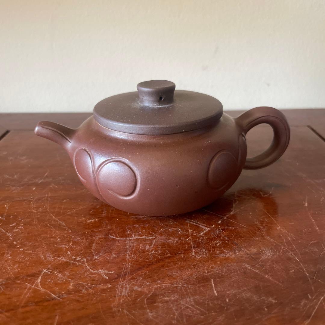 紫砂壶 宜興紫砂壺 祥雲紋　在銘　名家曹碗芬 紫砂壶 宜興紫砂壺 祥雲紋 在銘 名家曹碗芬 乾隆年製