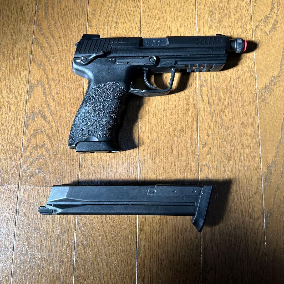 ガスガン ブラック レール付き マガジン2個