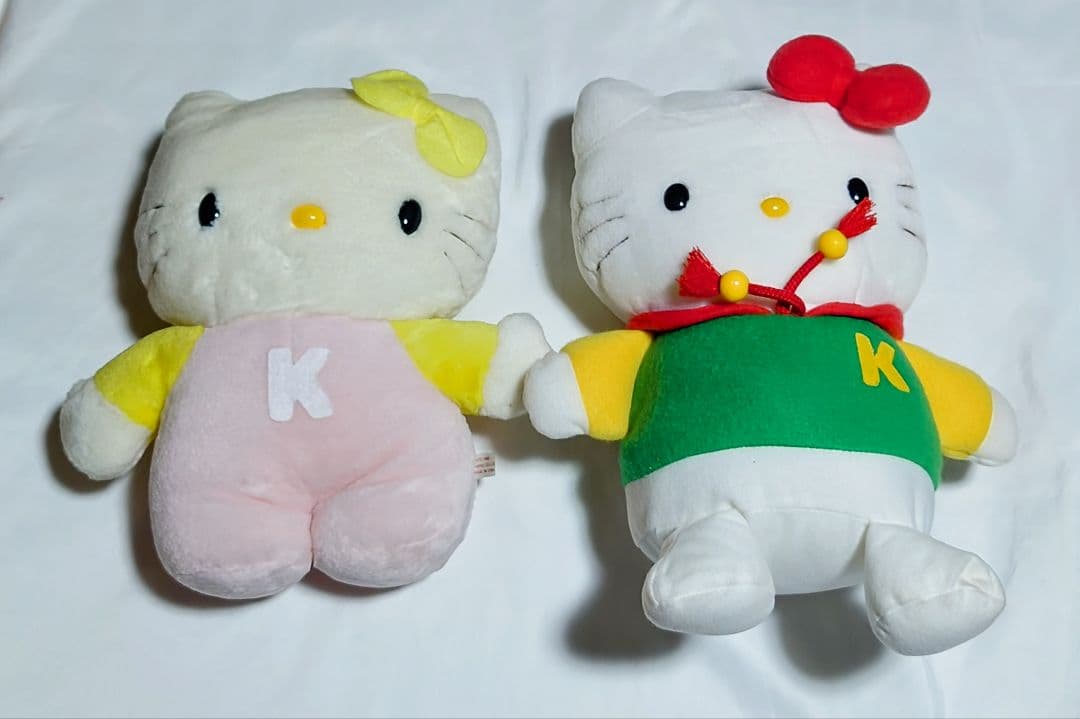 サンリオハローキティおでかけスクーター、他グッズ。